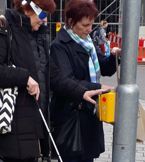 Barrierefreie Überquerung eine Straße